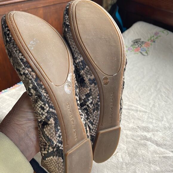 Lucky Brand size 9M reptile print ballet flats. - Picture 9 of 10
